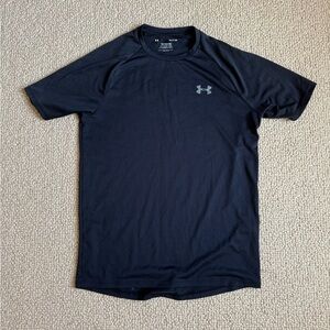 Under Armour athletic Dri-fit black shirt in black